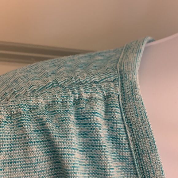 COLUMBIA, sleeveless,  small, great condition, tie shoulders - Picture 4 of 13